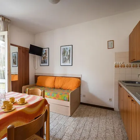 Cozy With Private Garden In *