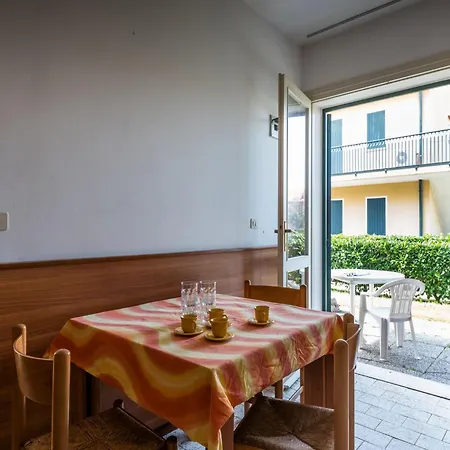 アパート Cozy With Private Garden In ビビオーネ